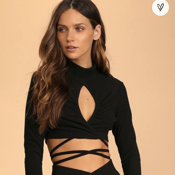 Lulus Tops - Keyhole cutout waist tie crop